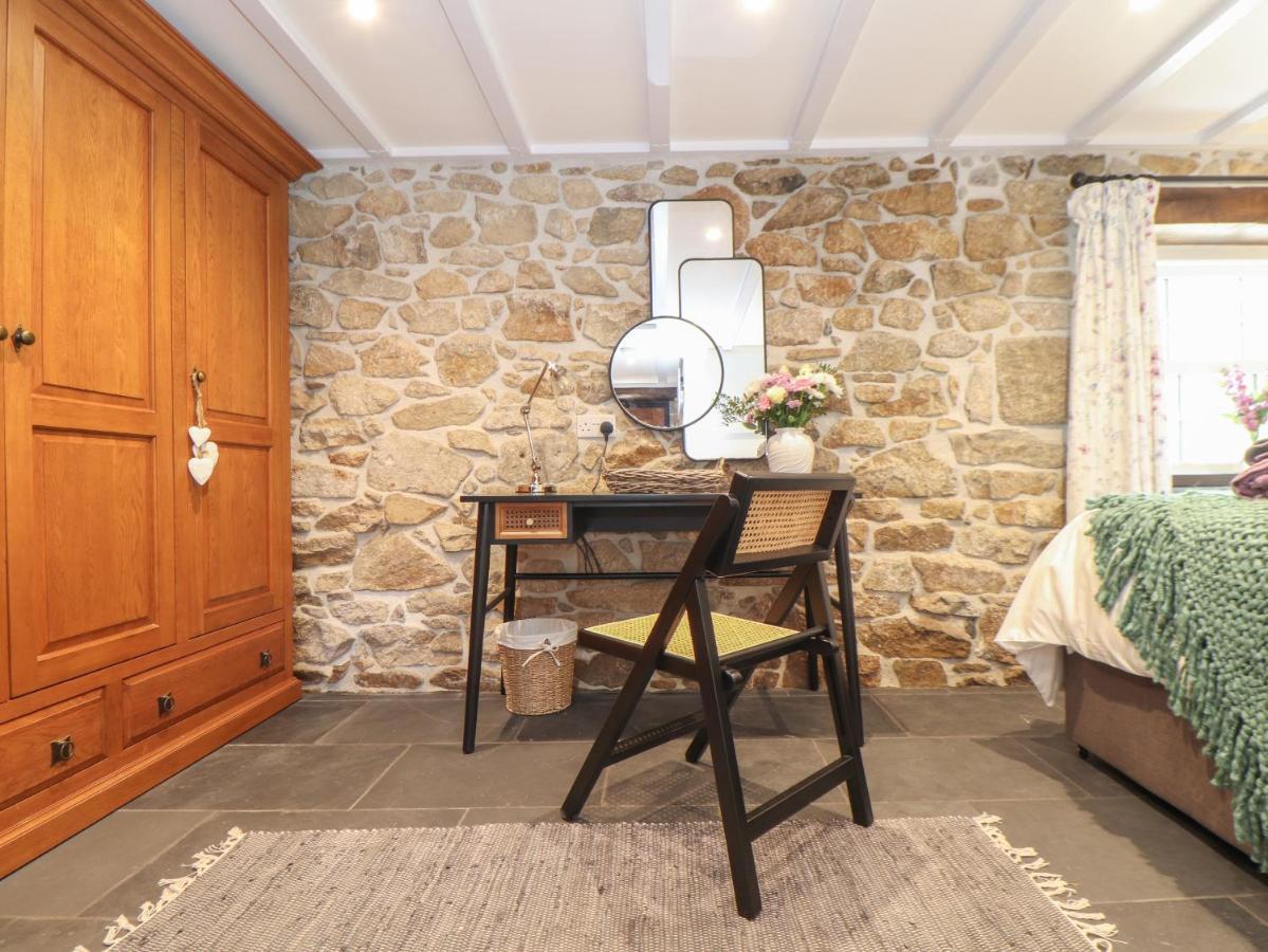 The Hayloft Villa Helston Exterior photo